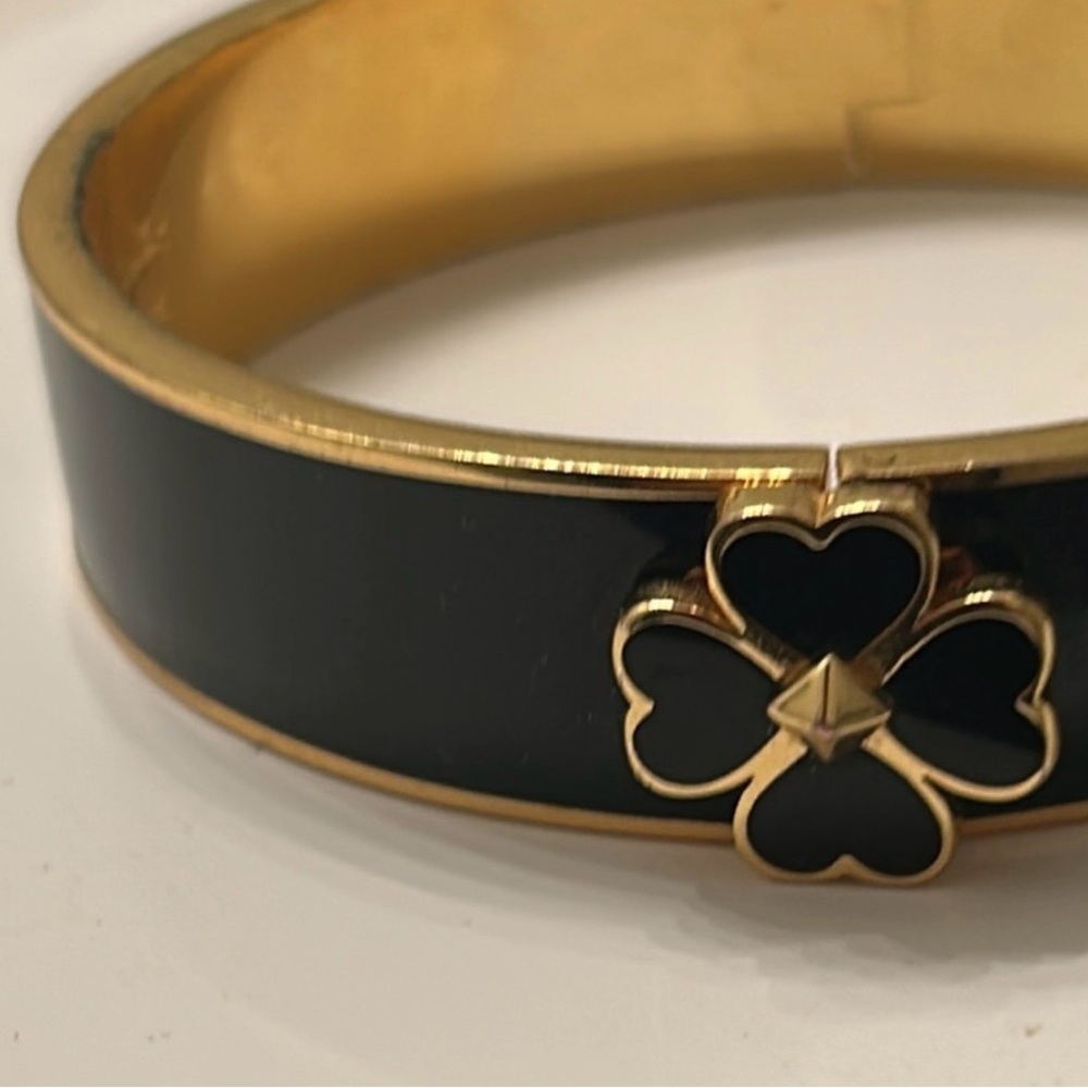 ♠️ Kate spade - 2 for 1 — Tee & bracelet- White & Yellow & black & gold bangle 🍍 - Picture 6 of 15